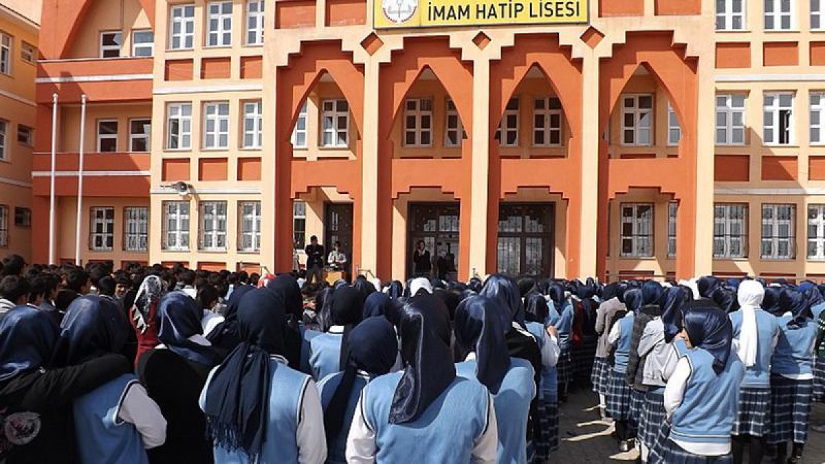 Öğrenciler İmamhatipe Mecbur Kalıyor