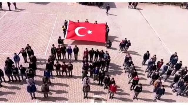 Kahramanmaraş’ın liselileri Mehmetçiğin yanında