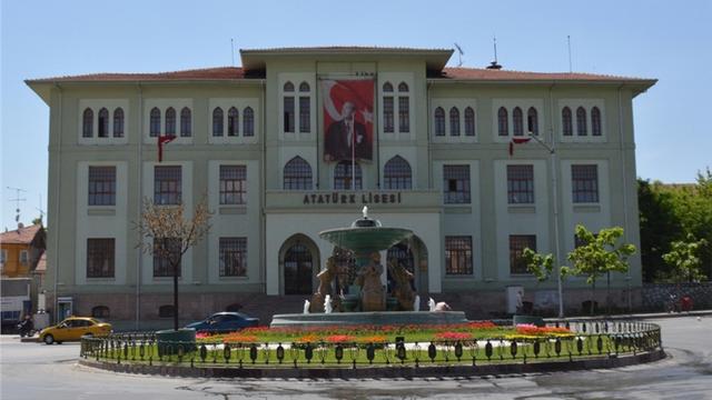 Atatürk'ün emriyle kurulan lise için 'niteliksiz okul' kararı