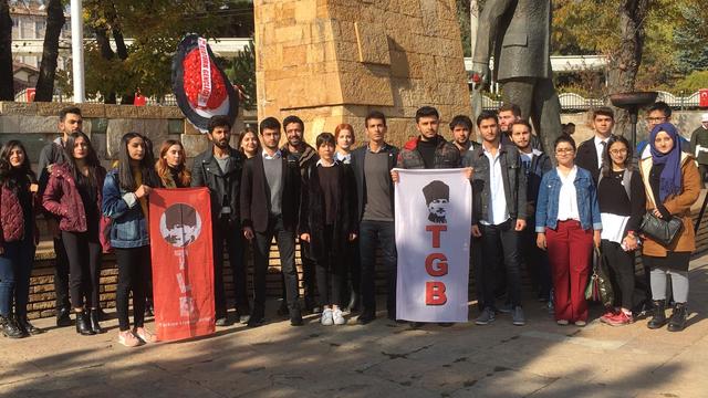 Sivas'ta Atatürk Gençliği Yasta Değil Ayakta