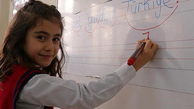 "Öğretmenim Türkiye Bölünmez..."