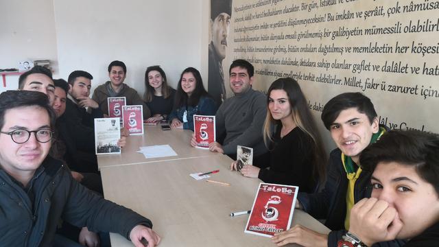 İzmir'de Liseliler 100. Yıl Söyleşisine Hazırlanıyor