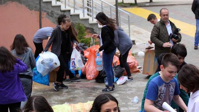 Öğrenciler Kazandıkları Parayı Mehmetçik İçin Bağışladı