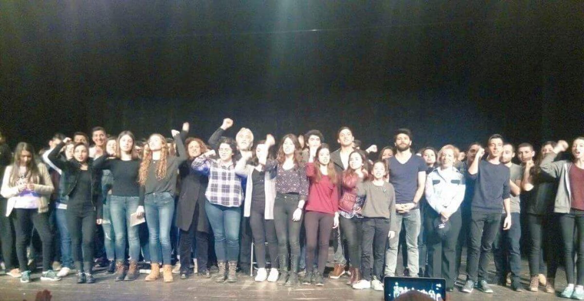 İzmir'de Liseliler Uyuşturucuya Karşı Ayağa Kalktı