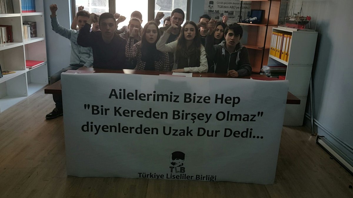 TLB Kadıköy: Bin Kere Dünyaya Gelseniz, Bir Kere Doğru Bir Şey Yapamazsınız!