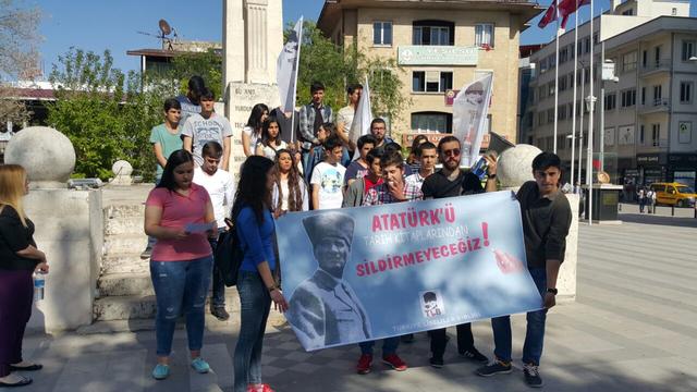 TLB Gaziantep Atat&uuml;rks&uuml;z Taslağa Karşı Basın A&ccedil;ıklaması Ger&ccedil;ekleştirdi 