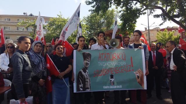 TLB Bursa: " Hepimiz Birer Mustafa Kemal Olup Hesap Soracağız!"