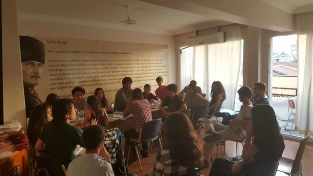 TLB İzmir Gündemi Değerlendirdi