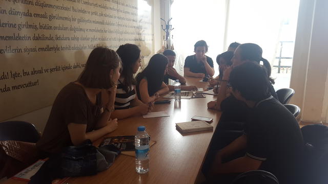 TLB İzmir Haftalık Gündem Tartışmasını Gerçekleştirdi