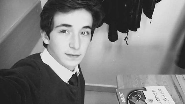 Müdür Atatürkçü Öğrencilere Kafayı Taktı