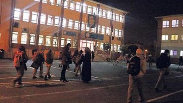 Ders Ziline Karanlık Ayarı Mı Geliyor?