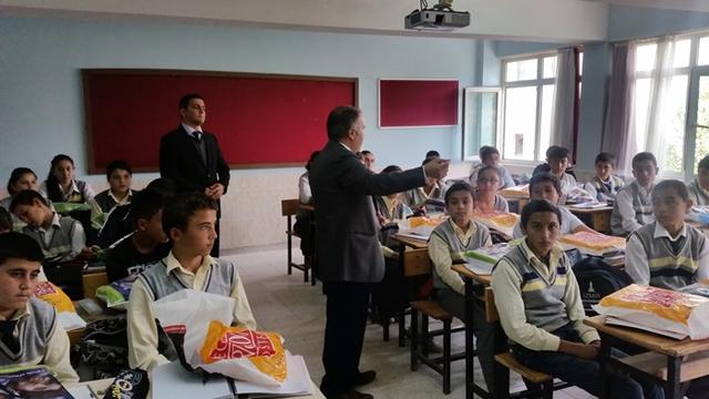 MEB Kitap Hazırlamada Sınıfta Kaldı