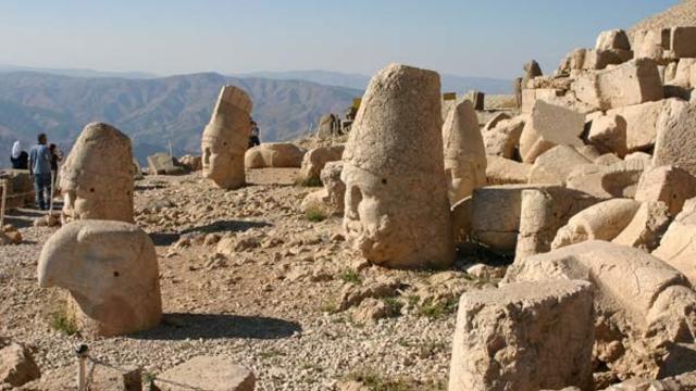Nemrut Dağı Heykelleri 'Put'muş
