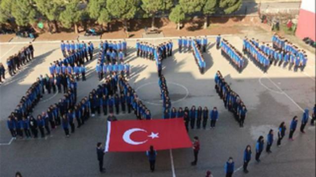 Liselilerden Zeytin Dalı Harekâtı'na destek