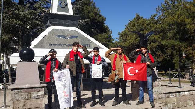 Liselilerden Eskişehir Hava Şehitliği'ne ziyaret 