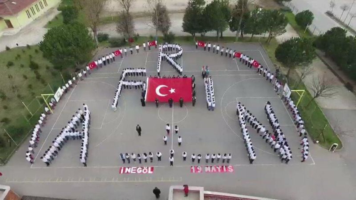 400 öğrenciden Afrin kareografisi