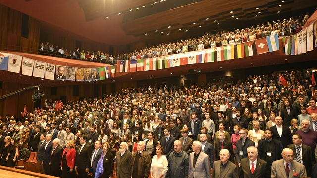 D&uuml;nya gen&ccedil;liği kendi geleceğini yaratacak!