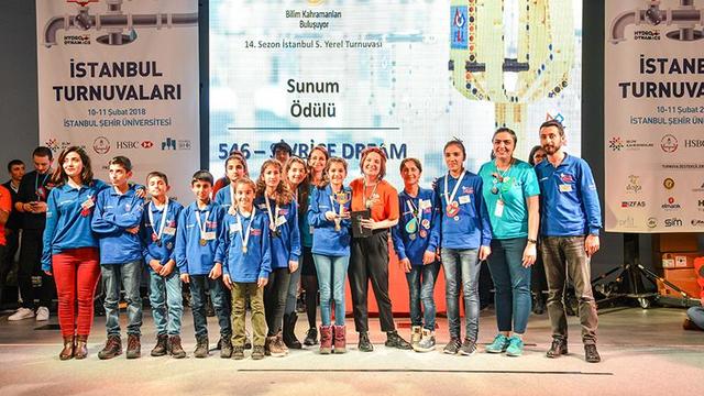 Umudun öyküsünü robotlarla yazıldı
