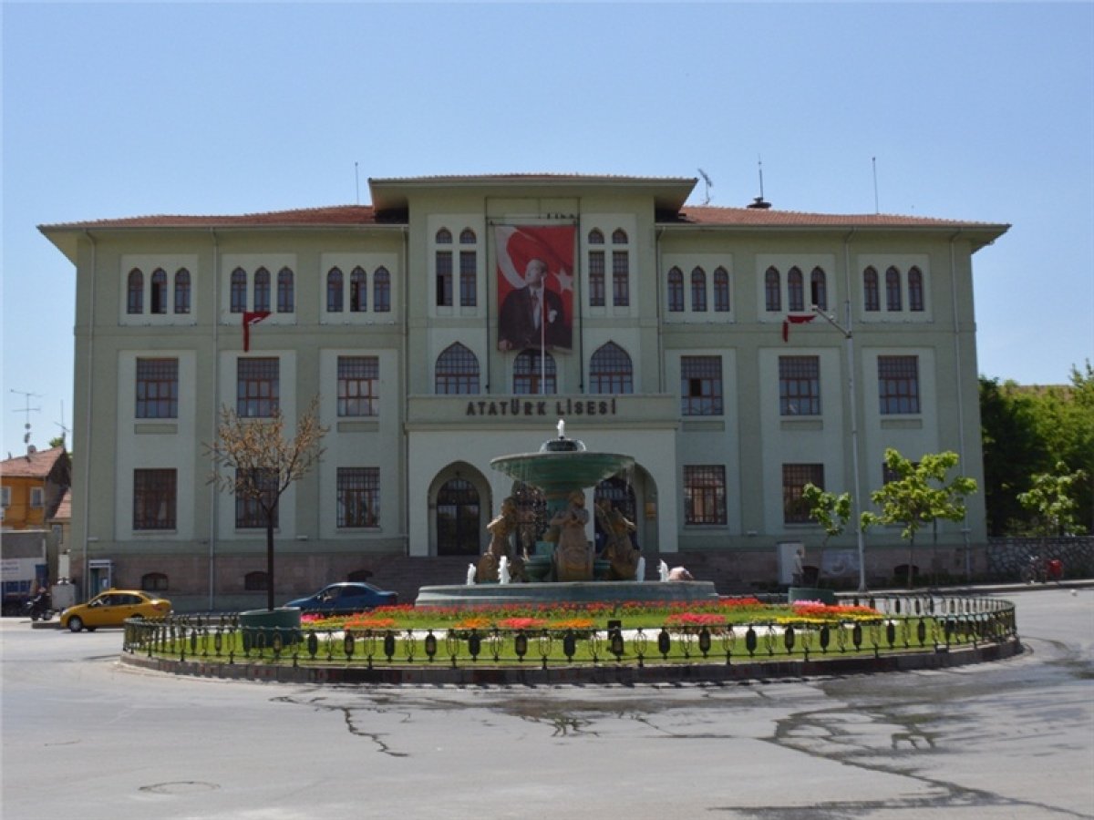 Atatürk'ün emriyle kurulan lise için 'niteliksiz okul' kararı