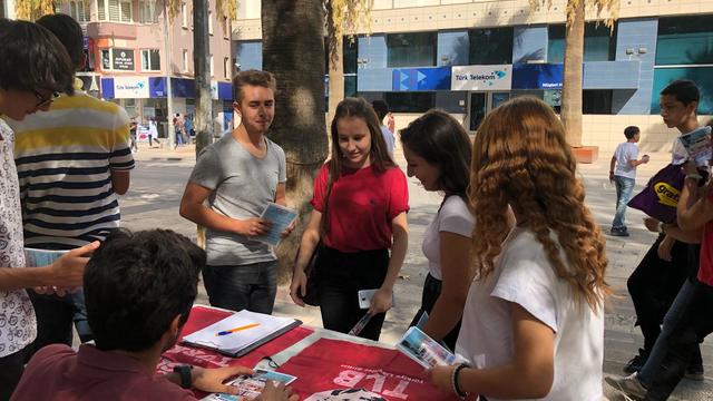 Denizli'de Atatürkçü liseliler görev başında