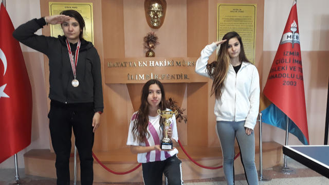 İzmir'li Talebelerden Atatürk Koşusunda Derece