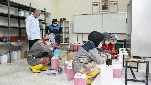 Bu Lise Fabrika Gibi Üretim Yapıyor