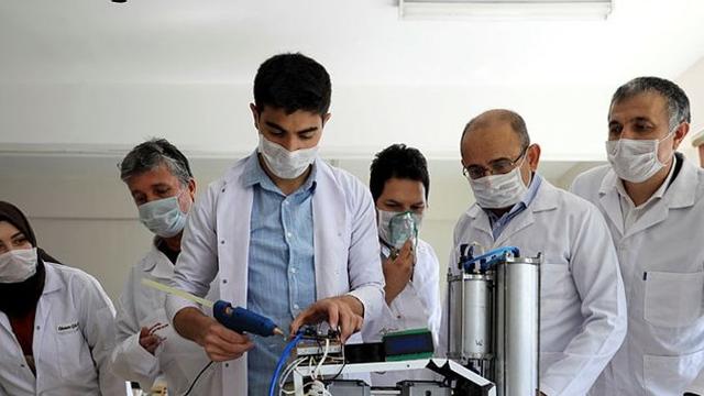 Lise Öğrencileri Koronavirüse Karşı Yerli Solunum Cihazı Üretti