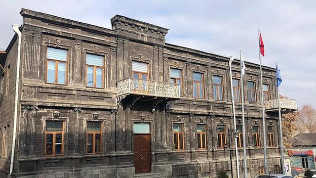 Belediye Binası PKK Kampına Döndü!