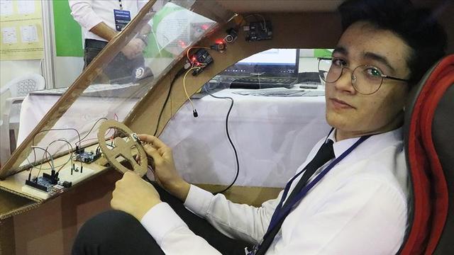 Liseliler Ara&ccedil;lar İ&ccedil;in G&uuml;venlik Sistemleri Geliştirdi