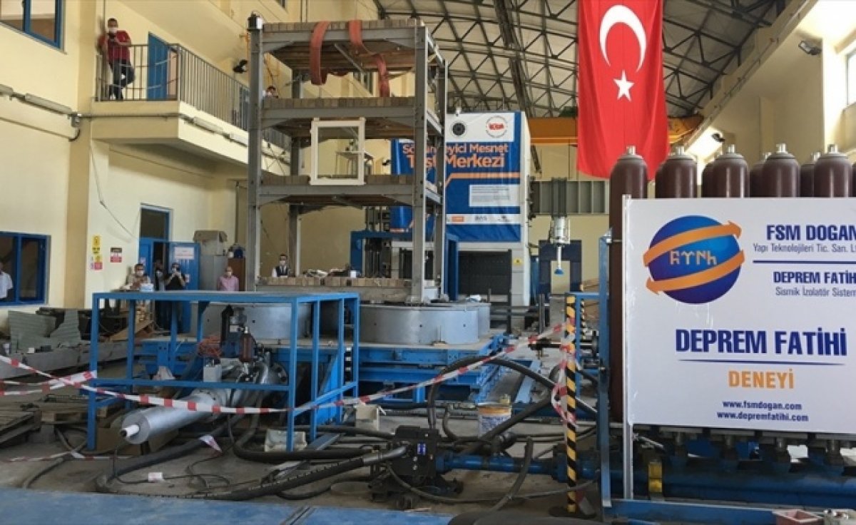 Depremin etkisini en aza inecek