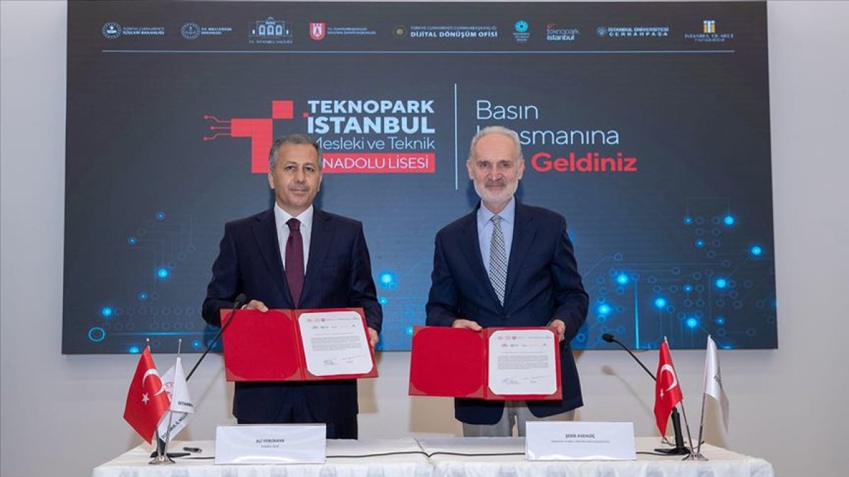 İstanbul'da Türkiye'nin İlk 'Siber Güvenlik' Lisesi Açıldı