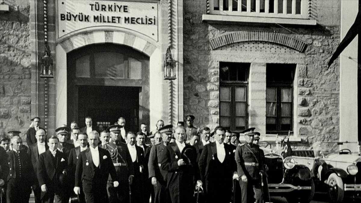 Ulusal Egemenliğe Giden Yolda Genç Mustafa Kemaller -2