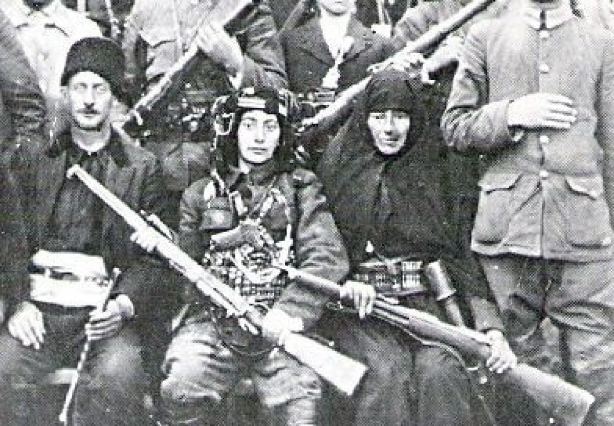 Kurtuluş Savaşında Türk Kadını En Ön Cephelerde Savaşmıştır